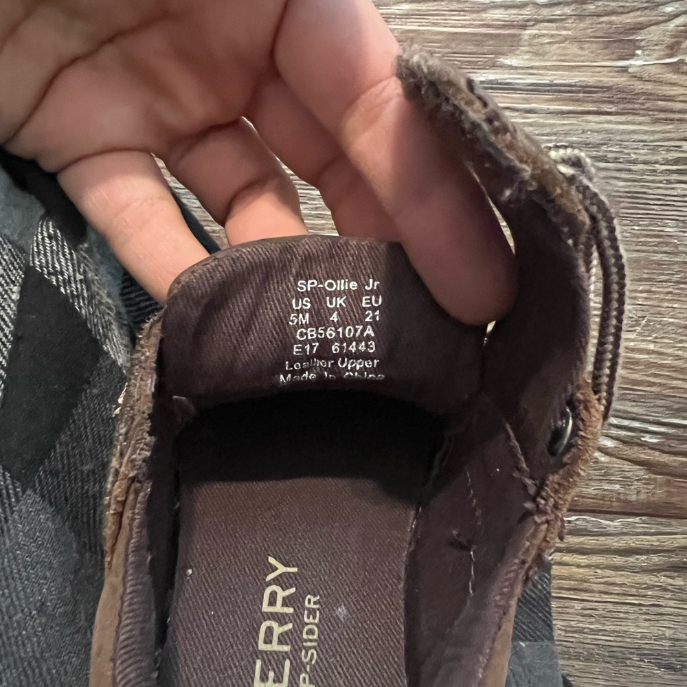 Sperrys size 5